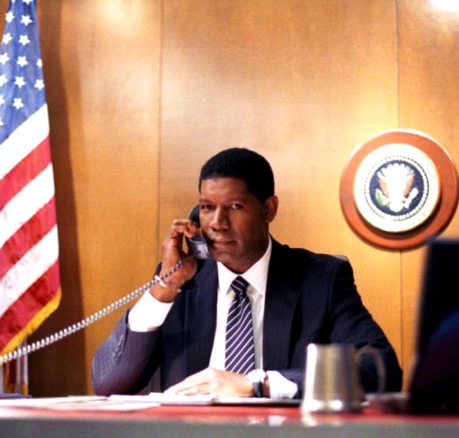 Dennis-Haysbert-as-David-Palmer-24